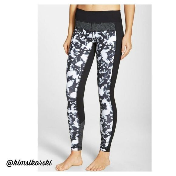 Zella "Live In-Bold Blocked" Slim Fit Leggings XS - Picture 1 of 7